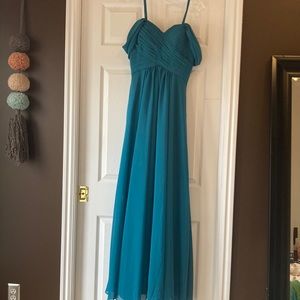 NWT. Teal green bridesmaid/evening gown. Fits sizes 2-6